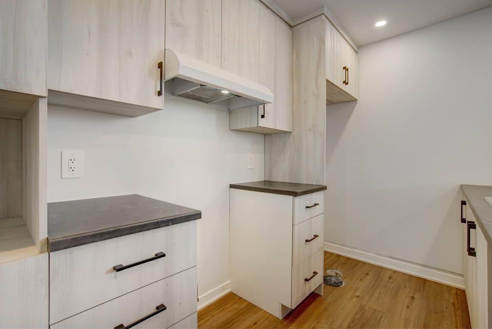Beau 4 1/2 neuf, demi sous-sol, style semi-détaché ! Décembre 2025 | 3042343