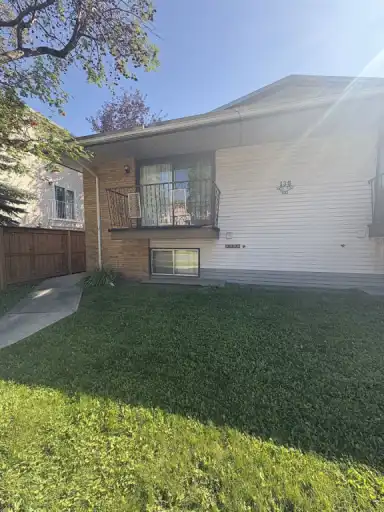 12 Ave NE | 4 - 135 12 Avenue Northeast, Calgary | 3042663