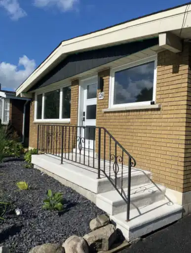 Central Mountain 3BR House Near Transit & Amenities | 128 Greeningdon Drive, Hamilton | 3043425