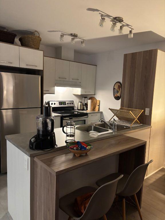 Superbe condominium à louer à Delson! Très grande superficie et décoré au goût du jour. Garage intérieur! 3 1/2. Animaux acceptés! | 3044304
