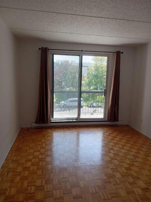 1 CH - 1 SDB - Saint-Jean-sur-Richelieu - $995 /mo | 3046281