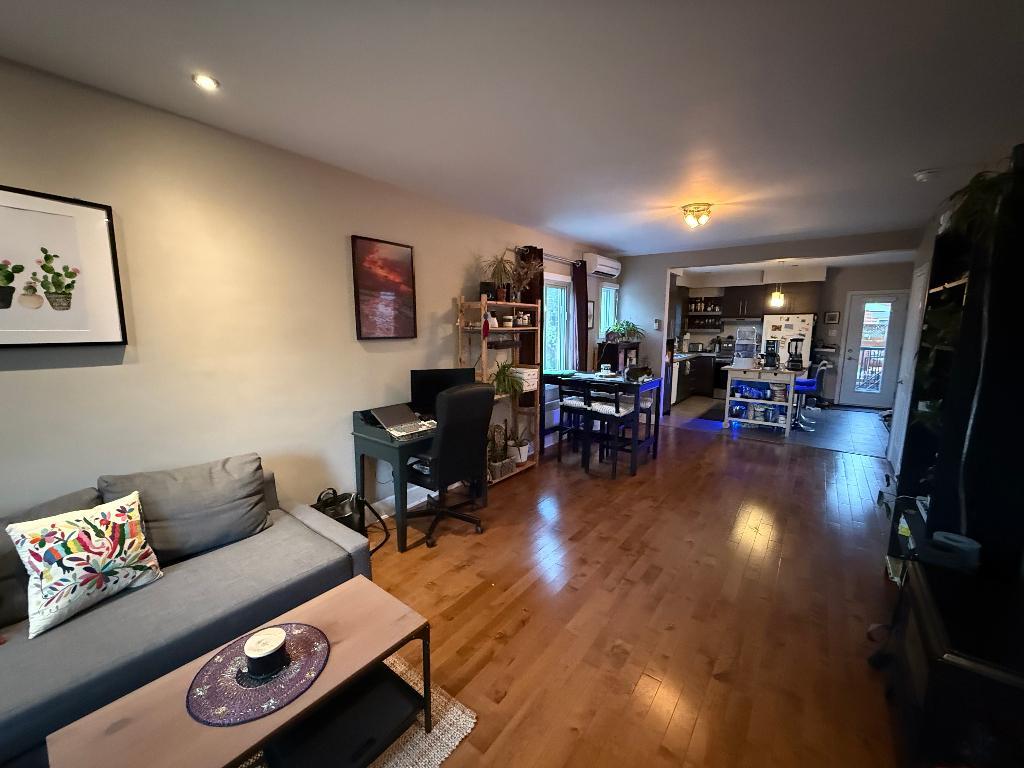 Bel appartement rénové avec terrasse privée (Disponible dès maintenant) | 3047038