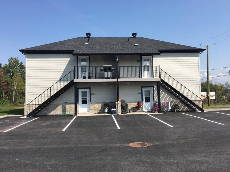 4 1/2 Saint-Georges Ouest , disponible le 8 octobre 2025 | 3048439
