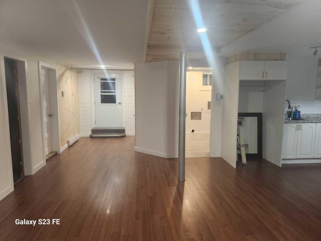 Grand Logement 3 1/2 de 750 pieds carrés | 3048448