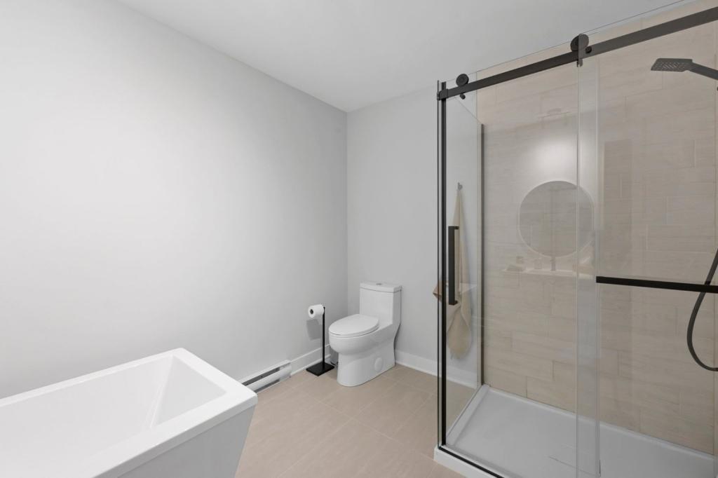 À LOUER – Superbe 4 ½ + bureau à Granby | lumineux et moderne | 3048467