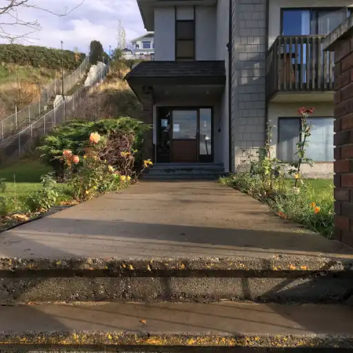 Nice 2 Bedroom Apartment on Hollywood South Kelowna | 665 Dell Road, Kelowna | 3048683