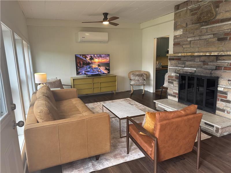 The COVE, Laurentians Mid Century lakefront | 3048787