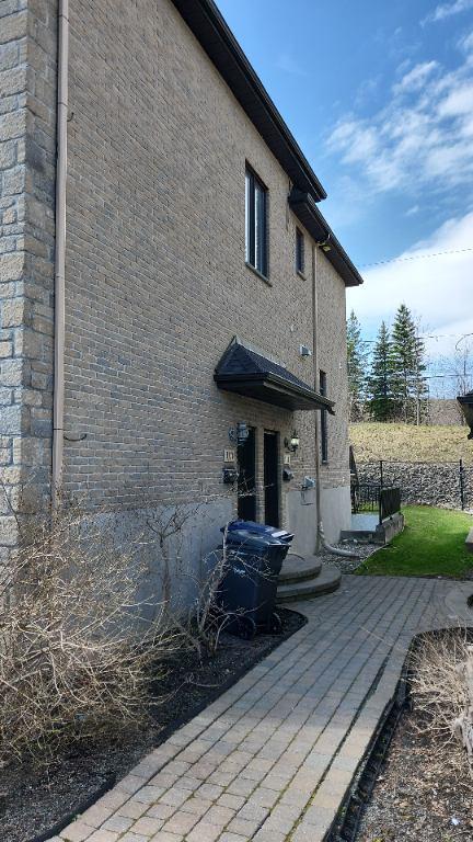 Appartement a Louer 4 1/2 (Laval) | 3048793