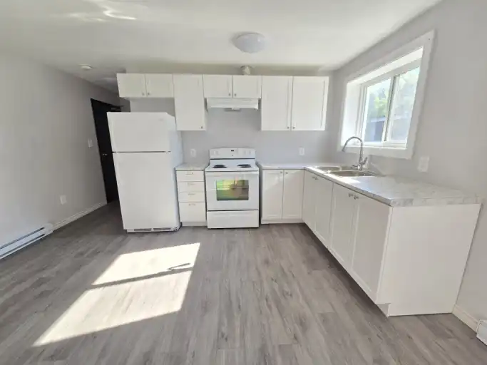 SPACIOUS 1 bdrm Home in Quiet Building! | 289 Cordova Road, Oshawa | 3048842