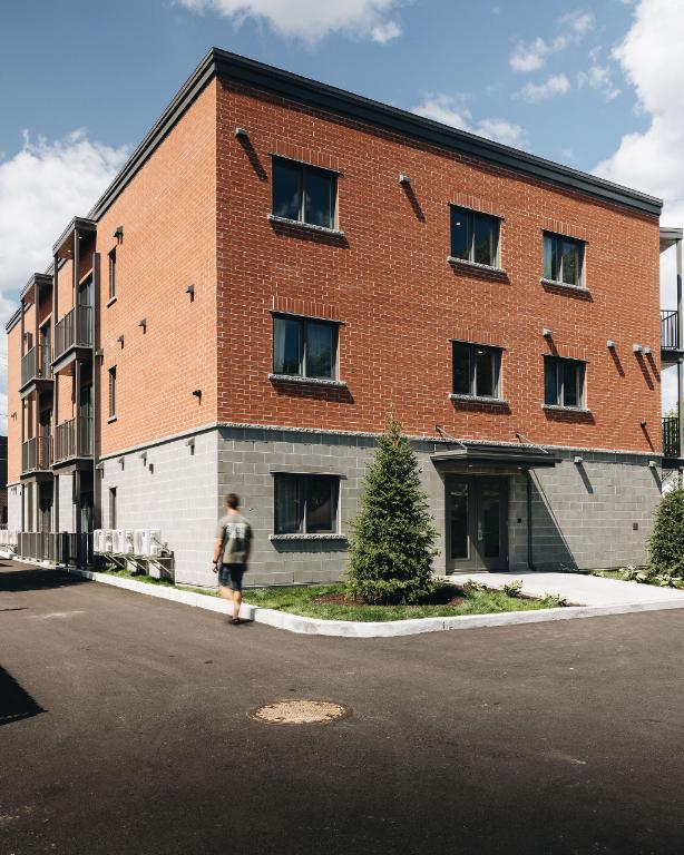 IMMEUBLE NEUF - Électros (5), wifi, a/c, stationnement (1) inclus - 3 1/2 ET 4 1/2 neufs à louer - Saint-Jérôme | 3049546