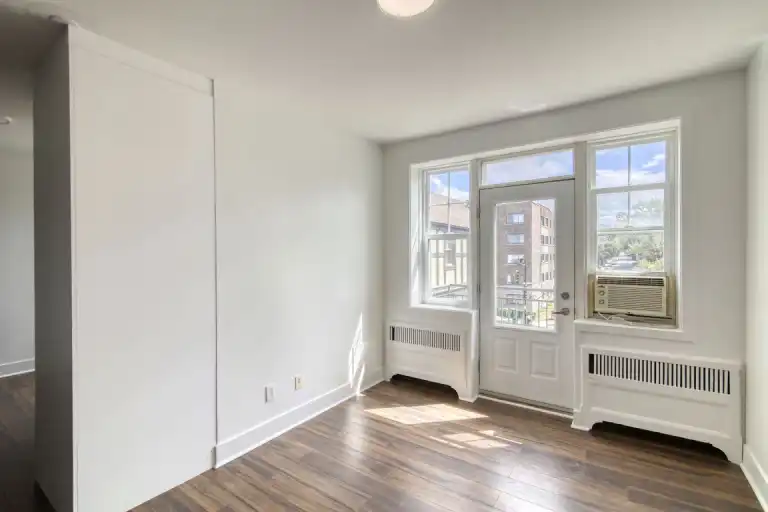 4715 Queen Mary Road | 4715 Queen Mary Road, Montreal | 3049582