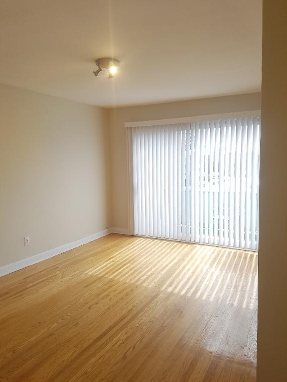 4 ½ haut de triplex/upper triplex, Lasalle à louer/to rent | 3050157