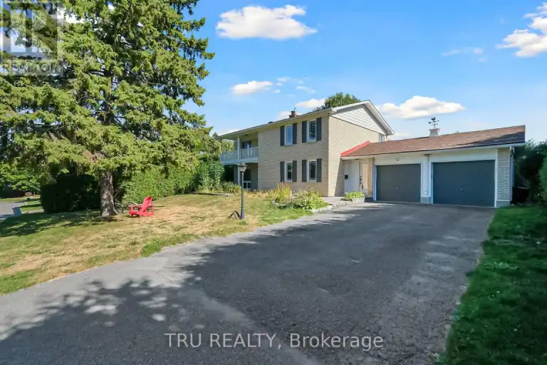 12 APACHE CRESCENT | 12 APACHE CRESCENT, Ottawa | 3050619