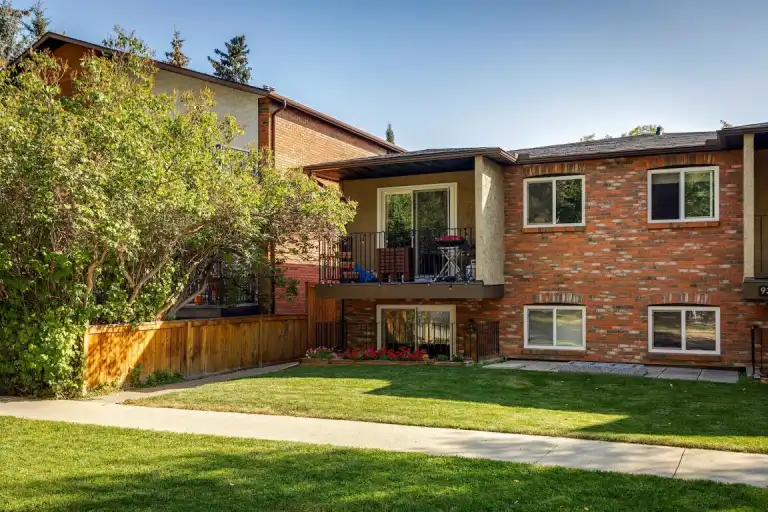 FULLY RENOVATED on The PARK in Sunnyside | #4 - 930 5A Street Northwest, Calgary | 3063354