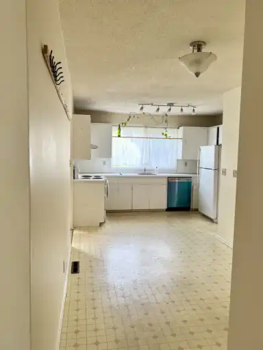 Spacious 5 bedroom douplex | 2 - 623 15 Street Northwest, Calgary | 3050725