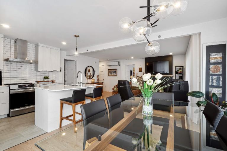 2 CH - 2 SDB - Bromont - $2,015 /mo | 3050761