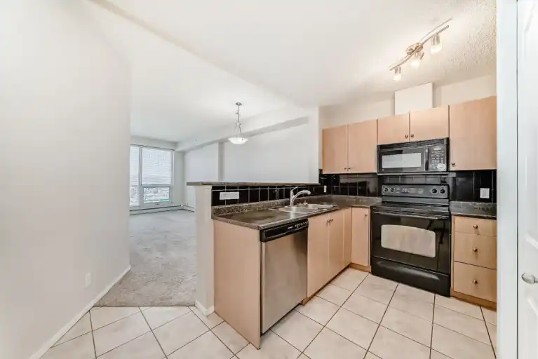 Charming 2-Bedrm Condo with Stunning Mountain & City Views – 12th Floor Corner U | 1053 10 Street Southwest, Calgary | 3069915