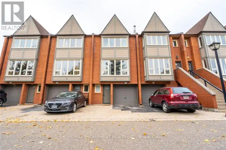 118 - 895 MAPLE AVENUE | 118 - 895 MAPLE AVENUE, Burlington | 3051715