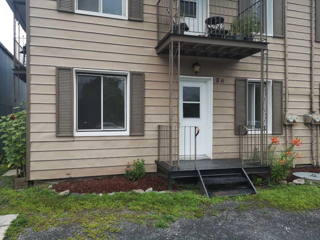 6 ½ à Cowansville sur Boul. des Vétérans (non inondable). | 3051858