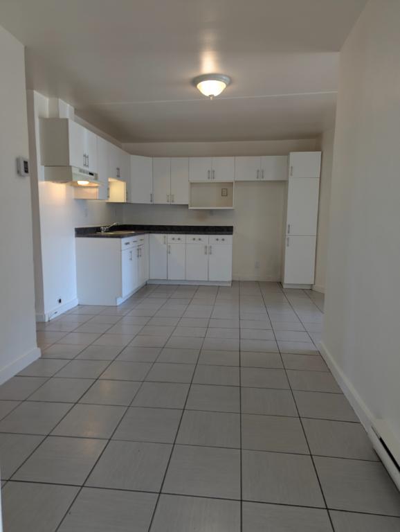 6 ½ à Cowansville sur Boul. des Vétérans (non inondable). | 3051858