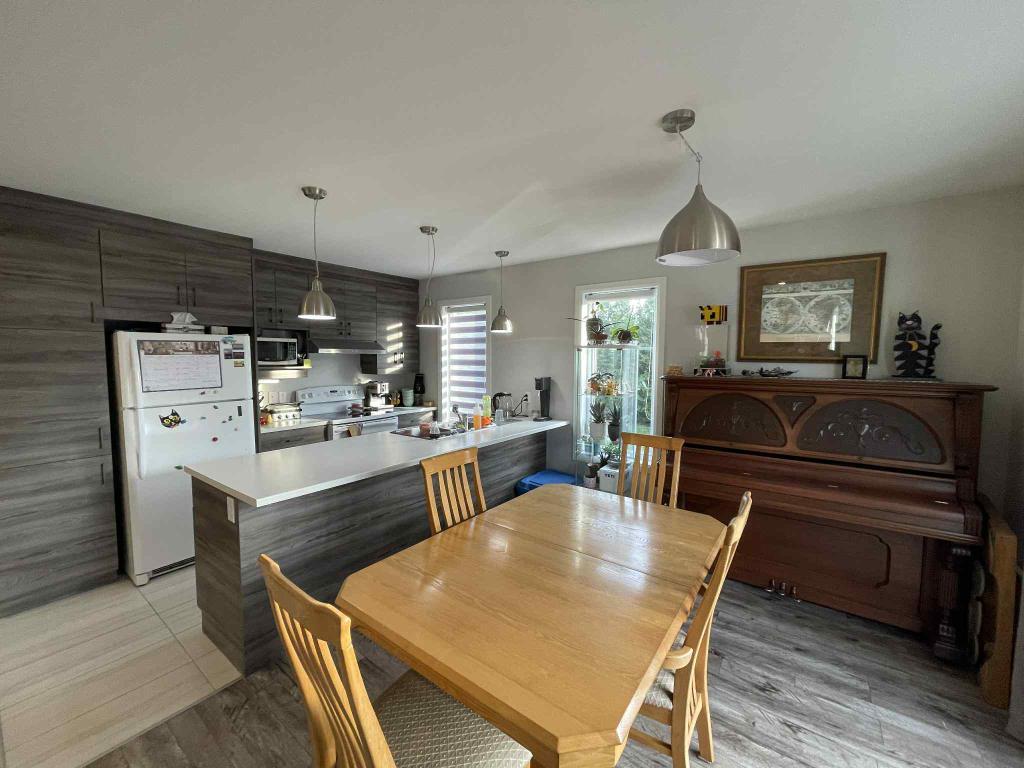 5 1/2 * Libre 1er Décembre * Secteur colonial | 3070785
