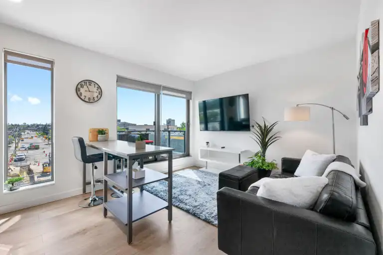 Luxury Living & Patio Vibes Minutes to DT Calgary! 1B 1Ba, Move in Ready! | 404 - 123 4 Street Northeast, Calgary | 3070960