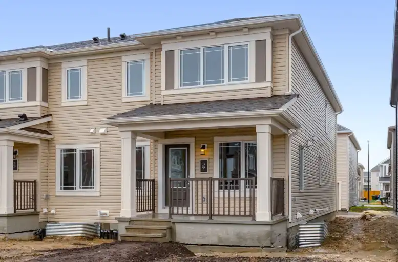 Beautiful and Upgraded 3 Bedroom and Bonus room End-Unit Townhouse in Carrington | 39 Carringwood Manor Northwest, Calgary | 3074585