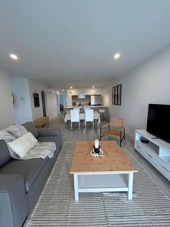 3 CH - 1 SDB - Granby - $1,605 /mo | 3052215