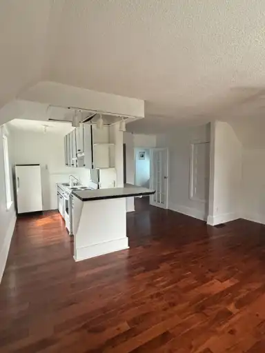 Bright 1-Bedroom Upper-Level Suite for Rent in Bridgeland – Character, Light & L | 1026 Centre Avenue Northeast, Calgary | 3052505