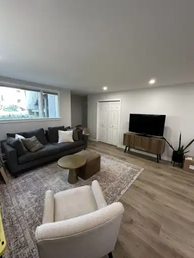 Centrally Located 2 Bedroom 1 Bath Suite | 2723 7 Avenue Northwest, Calgary | 3052794
