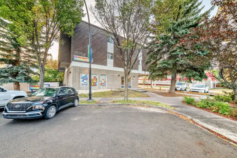 AVERY ARMS - Bonnie Doon 2 Bedroom suite /w Balcony | 8703-91 St, Edmonton | 3053038