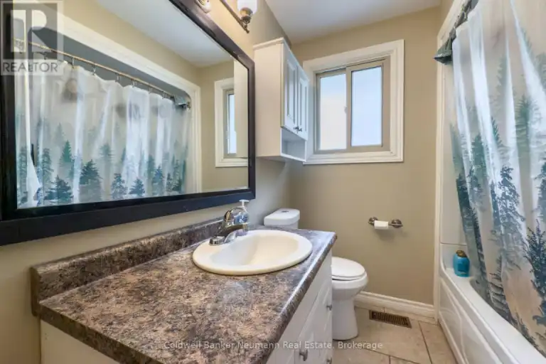 UPPER - 27 JULIA DRIVE | UPPER - 27 JULIA DRIVE, Guelph | 3077553