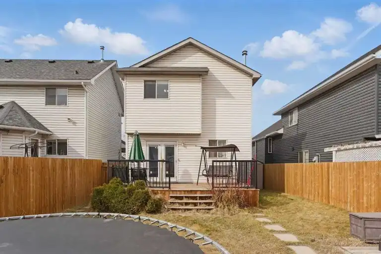 Why settle for a basement when you can rent the main floor of a beautiful home? | Edmonton | 3069154