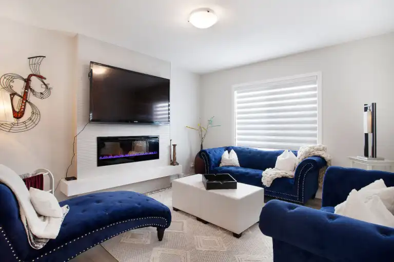Furnished 4 Bedroom + Den  Luxury Family-Friendly Home | Calgary | 3054256