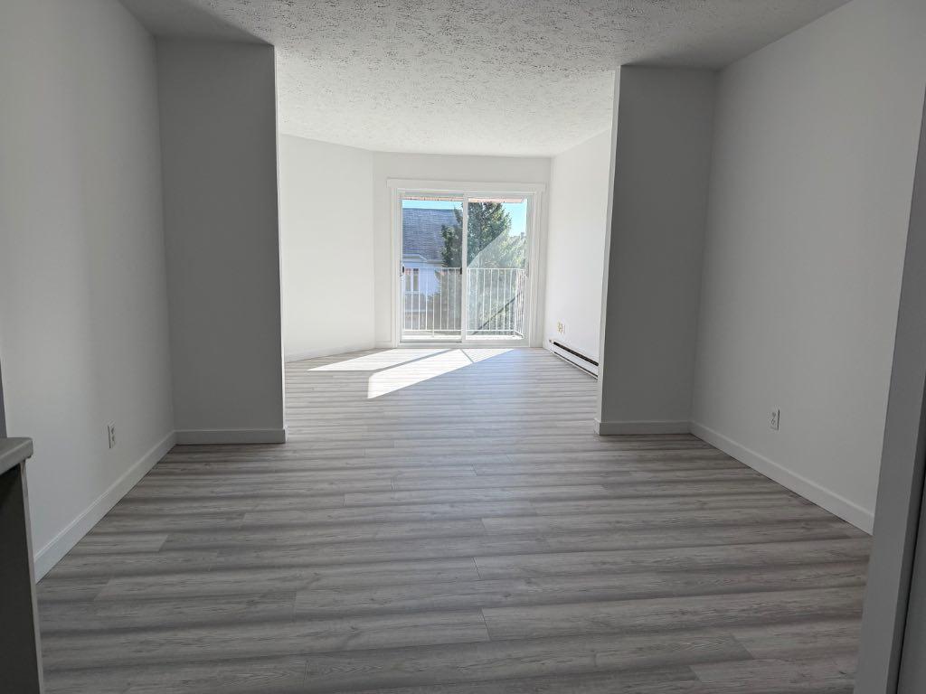 Laprairie beau 4 1/2 style condo a louer près services transport | 3054321