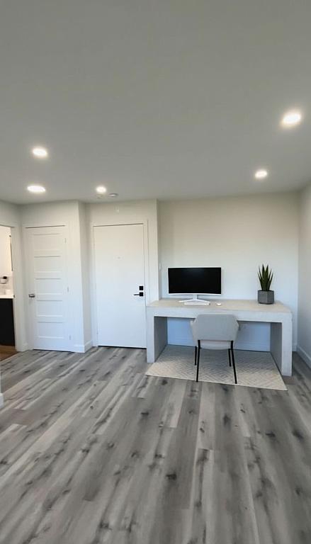 Bright & Freshly Renovated 1 Bed 1 Bath in Pointe-Claire | 3073481
