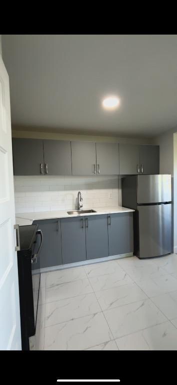 Bright & Freshly Renovated 1 Bed 1 Bath in Pointe-Claire | 3073481