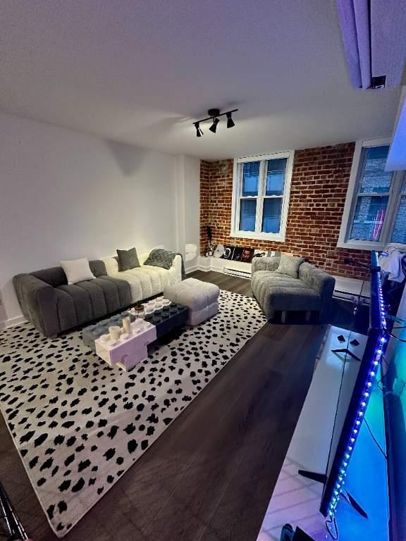ONE MONTH RENT FREE DOWNTOWN LOFT MONTREAL | 3061058