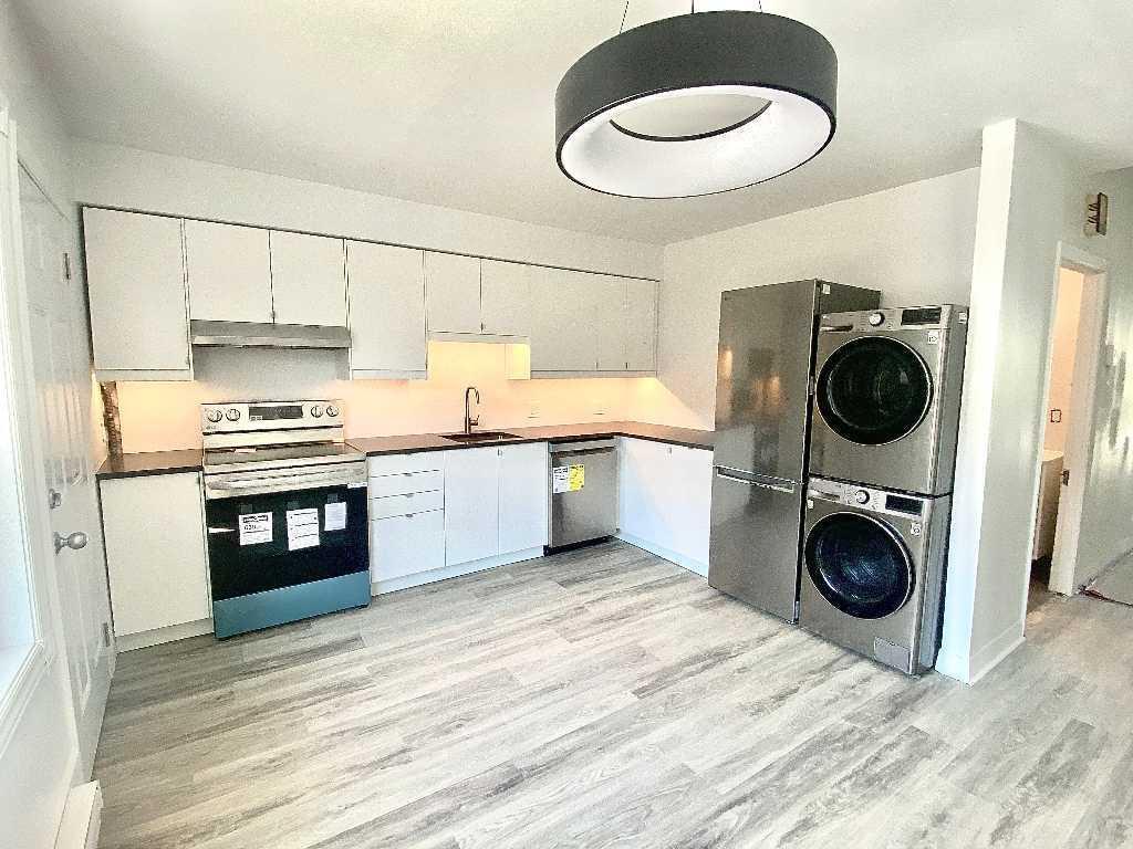 À louer – 4 ½ rénové avec électroménagers neufs et espace bureau | Parc-Extension | 3054355