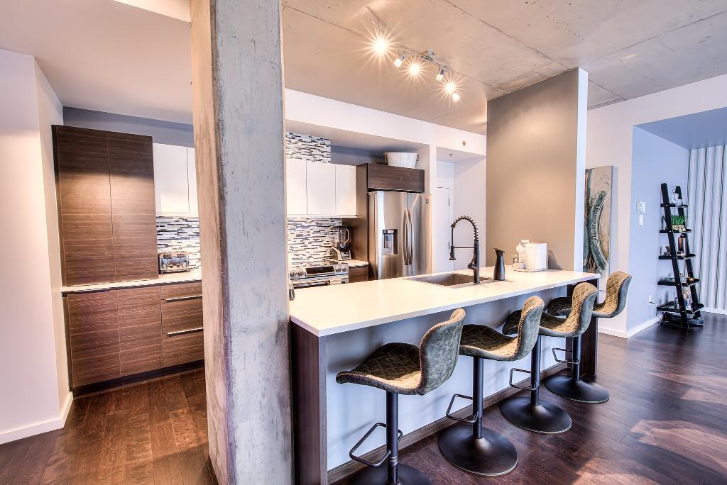 Condo 3.5 de luxe, meublé, rénové au coeur du quartier Dix30 à 5min du REM | 3073695