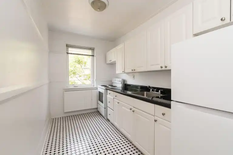 100 Vaughan Road | 100 Vaughan Road, Toronto | 3055797