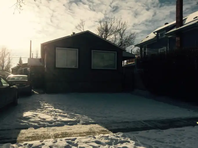 Cozy Crescent Heights House | 319 11 Ave NE, Calgary | 3055932