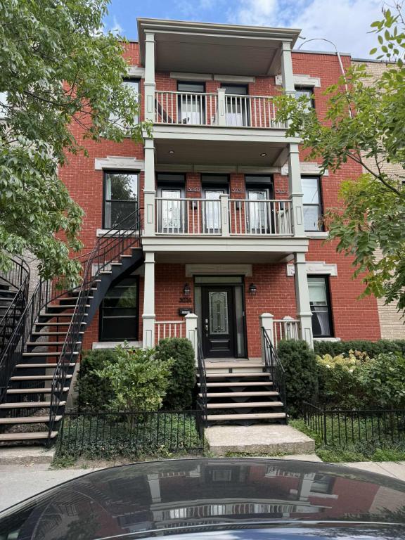 3 1-2 Rosemont | 3055972