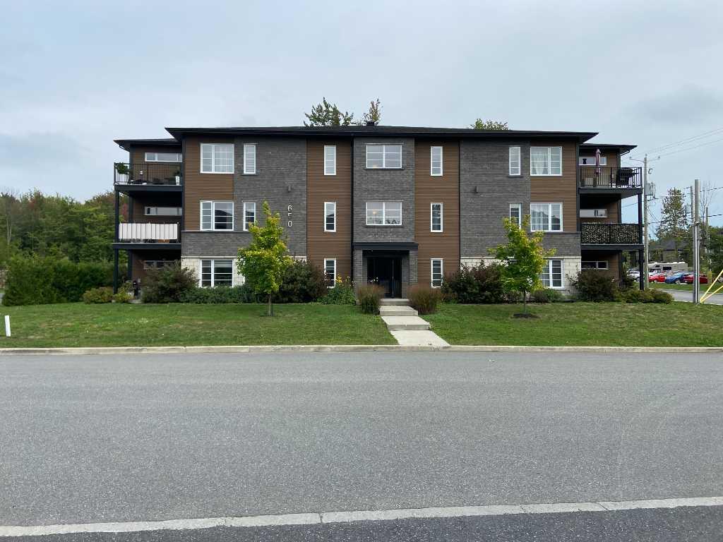 Grand 4.5 à Granby disponible le 1er novembre | 3084817
