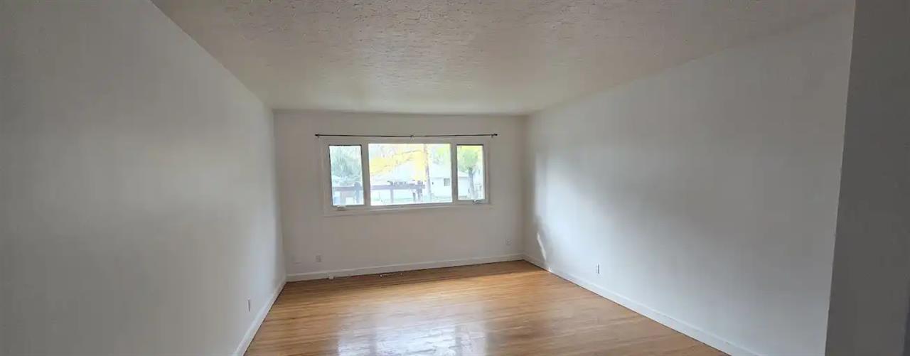 Upper-Level Main Floor for Rent – 3 Beds | 2432 36 Street Southeast, Calgary | 3057380
