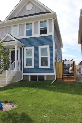 Cozy 2 master bedroom + den/family room 1/2 duplex | 79 Auburn Meadows Heath, Calgary | 3057382