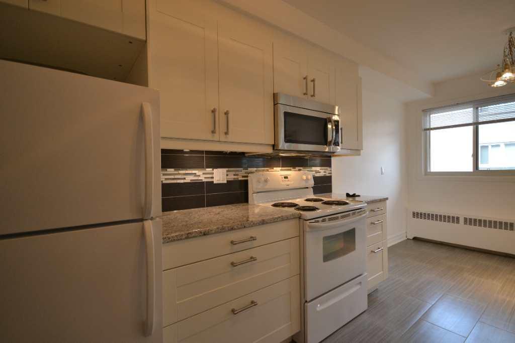 POINTE-CLAIRE - TRÈS GRAND ET LUXUEUX 4½ DISPONIBLE 1ER NOVEMBRE 2025 | 3057434