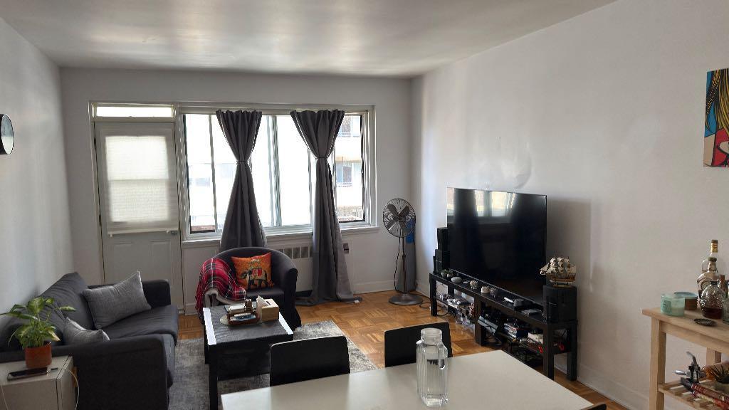 Spacious 3 1/2 available from November 1st Downtown MTL | 3087288
