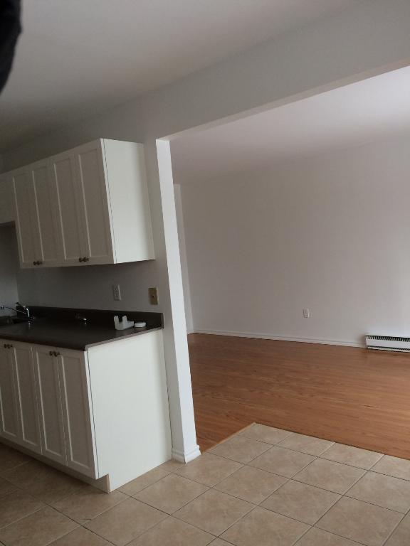 Grand 5 1/2 non fumeur au 3e étage | 3087290