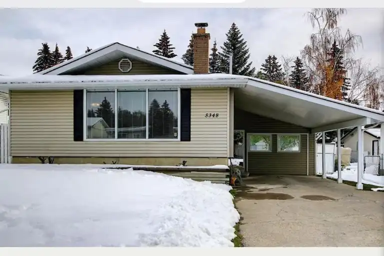 Two bedroom basement suite for rent in Brentwood. | 5348 Brisebois Drive Northwest, Calgary | 3058946